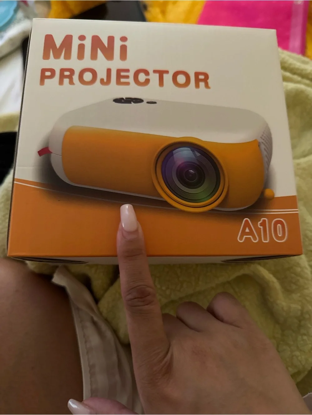 Projector A10 Portable Yellow and White Home Theater
